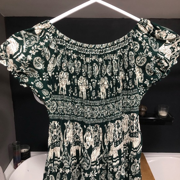 Green elephant dress - Picture 3 of 5